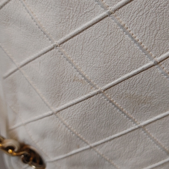 VTG Chanel White Bag - Picture 13 of 16